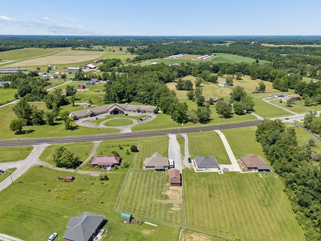 2892 Highway 52, E Lafayette TN 37083