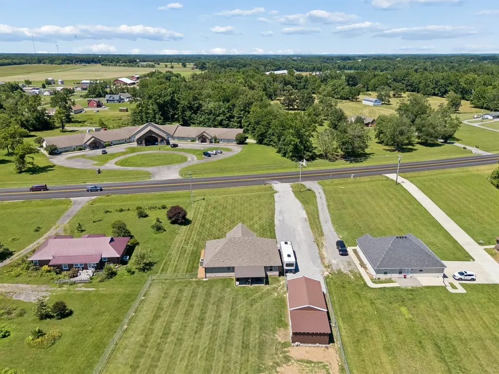 2892 Highway 52, E Lafayette TN 37083