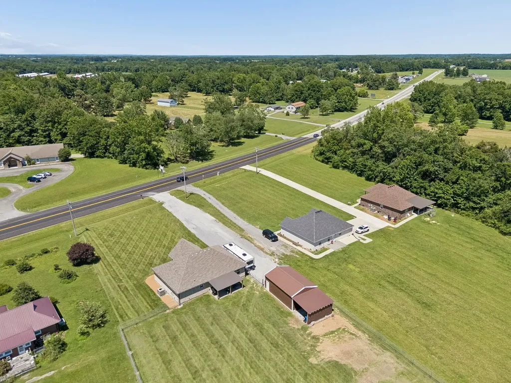 2892 Highway 52, E Lafayette TN 37083