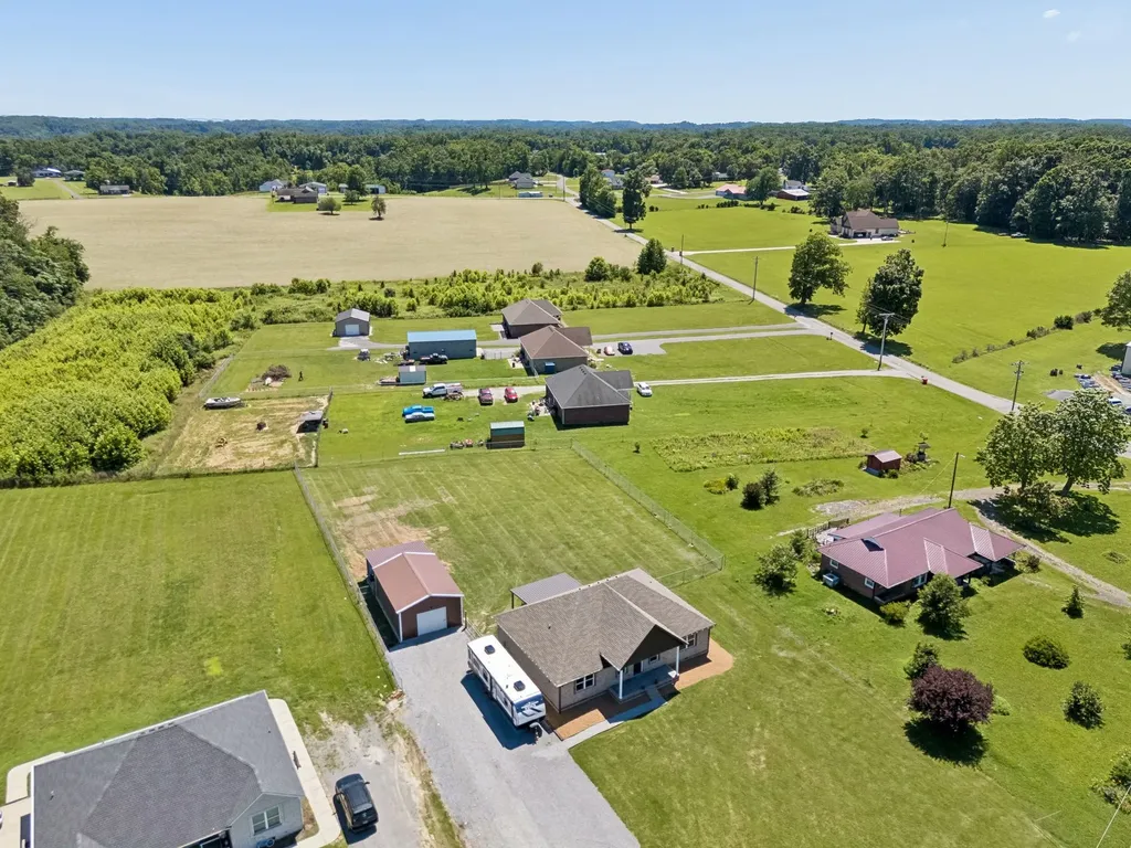2892 Highway 52, E Lafayette TN 37083