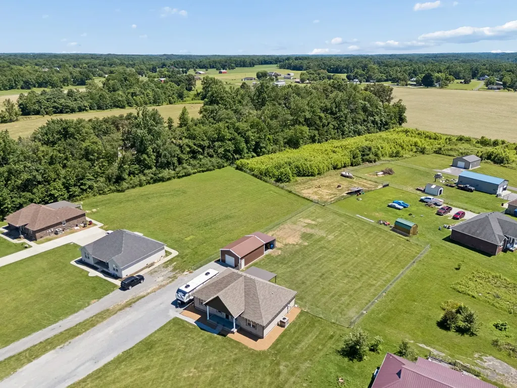 2892 Highway 52, E Lafayette TN 37083