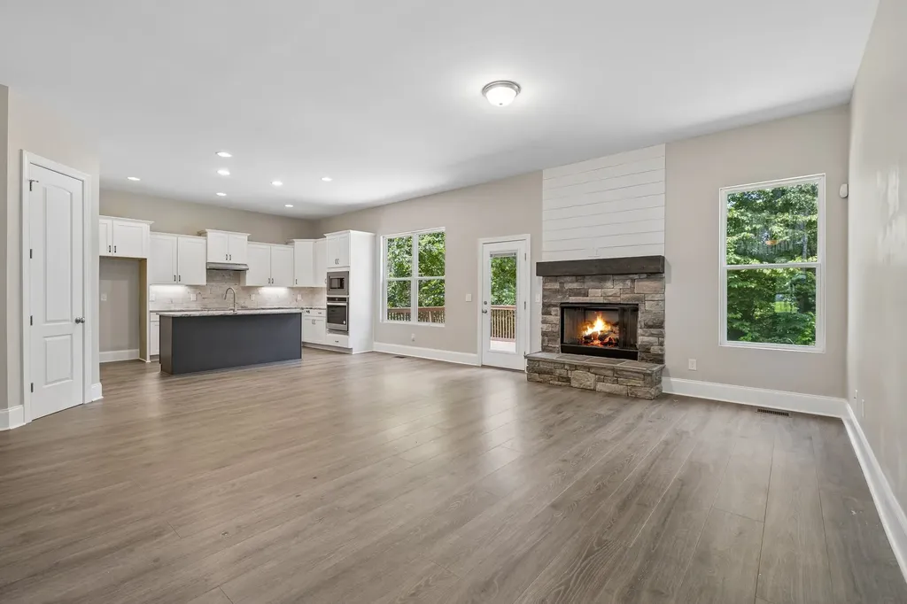 4530 General Forest Circle Bon Aqua TN 37025