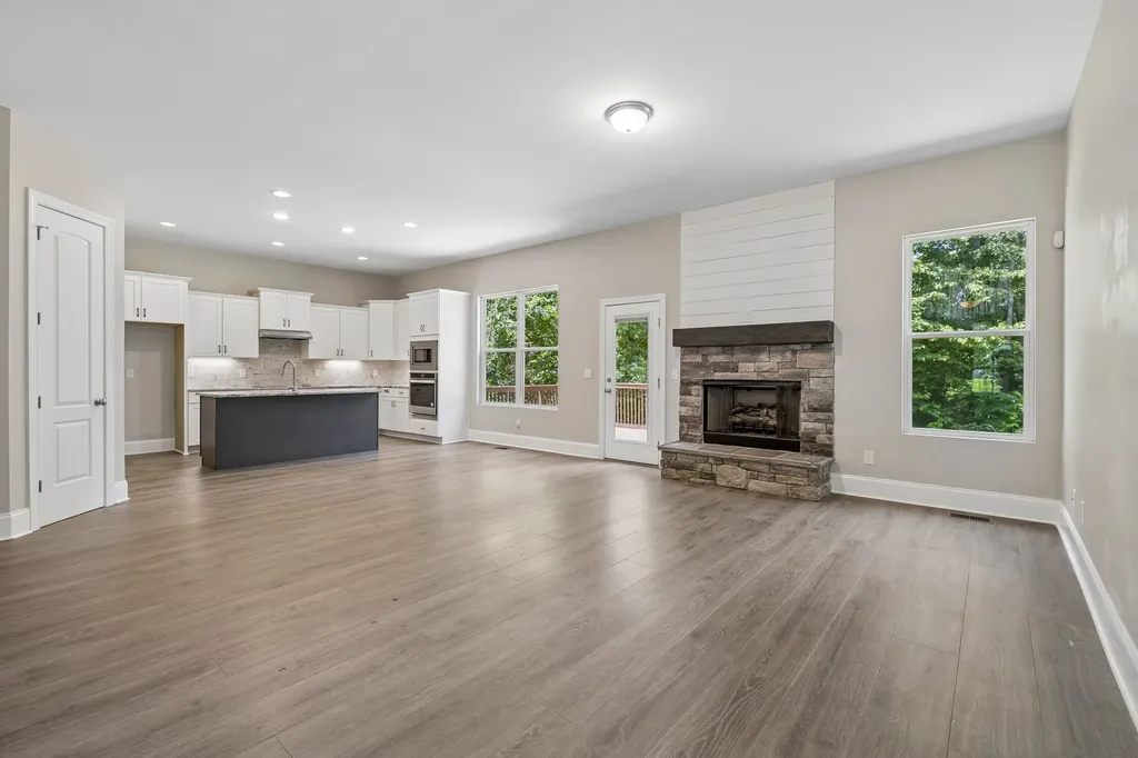 4530 General Forest Circle Bon Aqua TN 37025