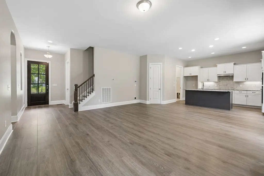 4530 General Forest Circle Bon Aqua TN 37025