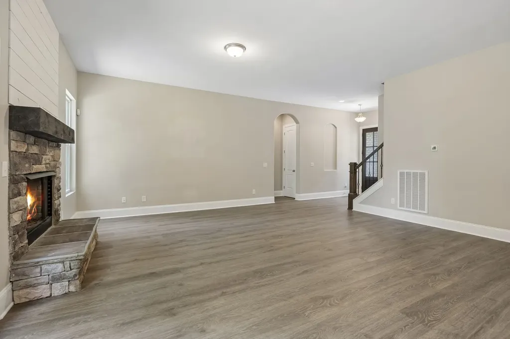 4530 General Forest Circle Bon Aqua TN 37025