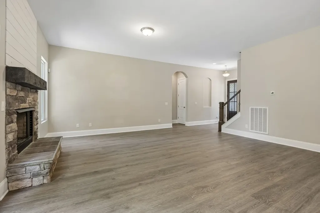 4530 General Forest Circle Bon Aqua TN 37025