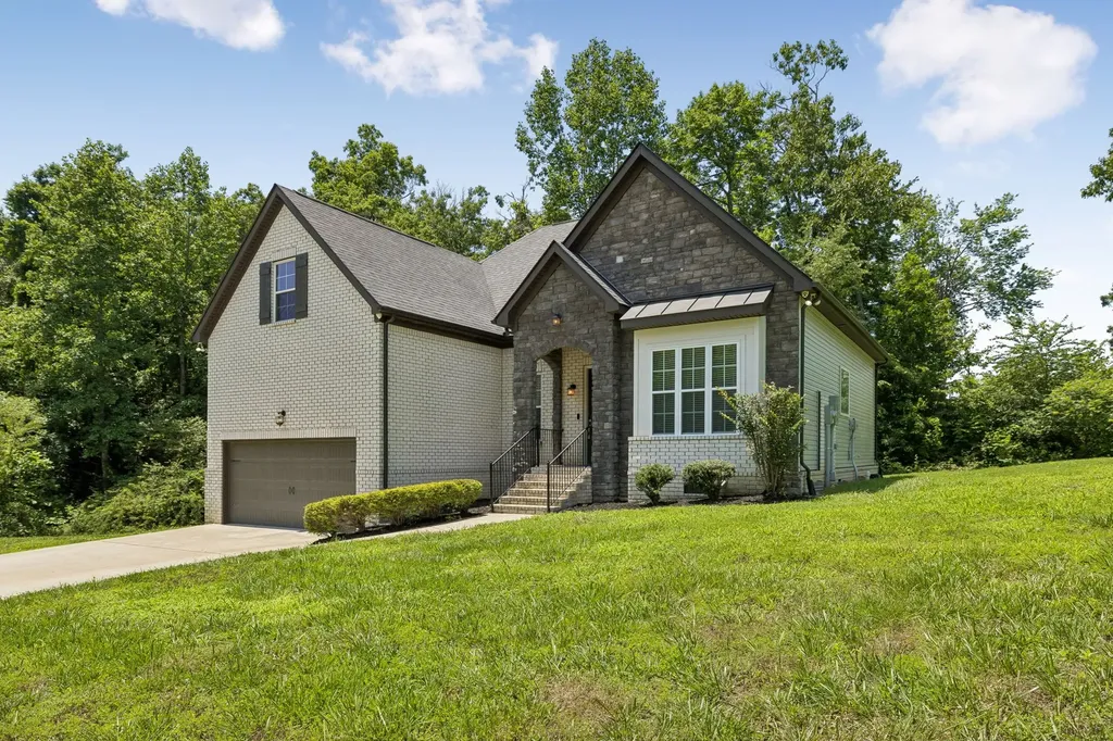 4530 General Forest Circle Bon Aqua TN 37025