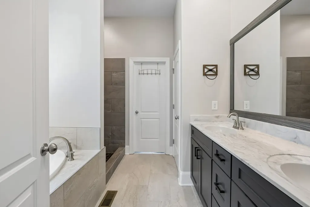 4530 General Forest Circle Bon Aqua TN 37025