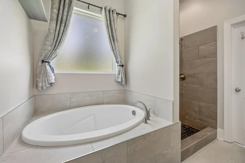 4530 General Forest Circle Bon Aqua TN 37025