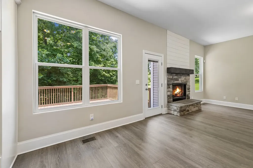 4530 General Forest Circle Bon Aqua TN 37025