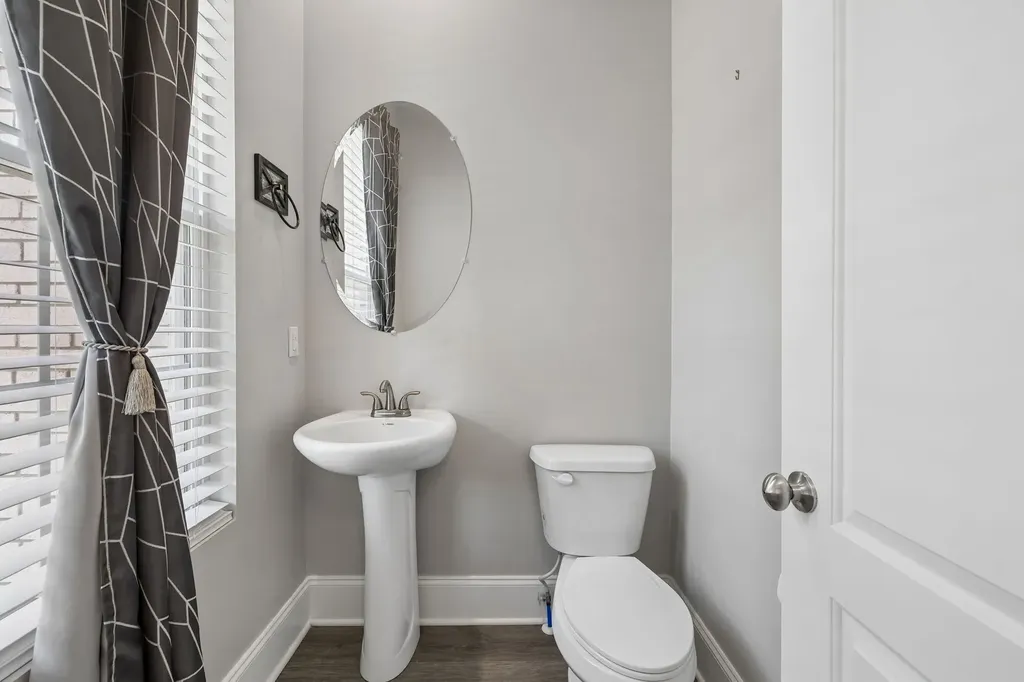 4530 General Forest Circle Bon Aqua TN 37025