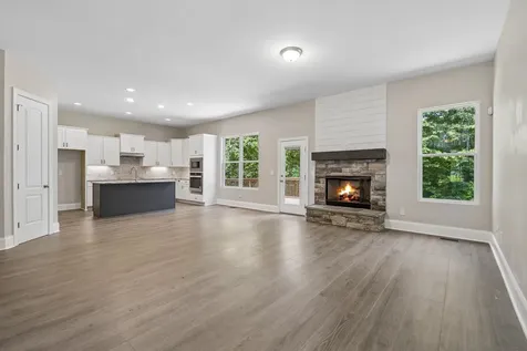 4530 General Forest Circle Bon Aqua TN 37025