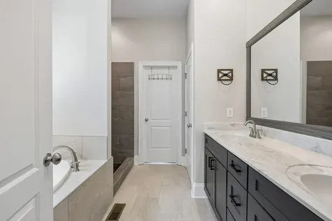 4530 General Forest Circle Bon Aqua TN 37025