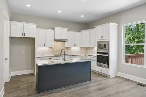 4530 General Forest Circle Bon Aqua TN 37025