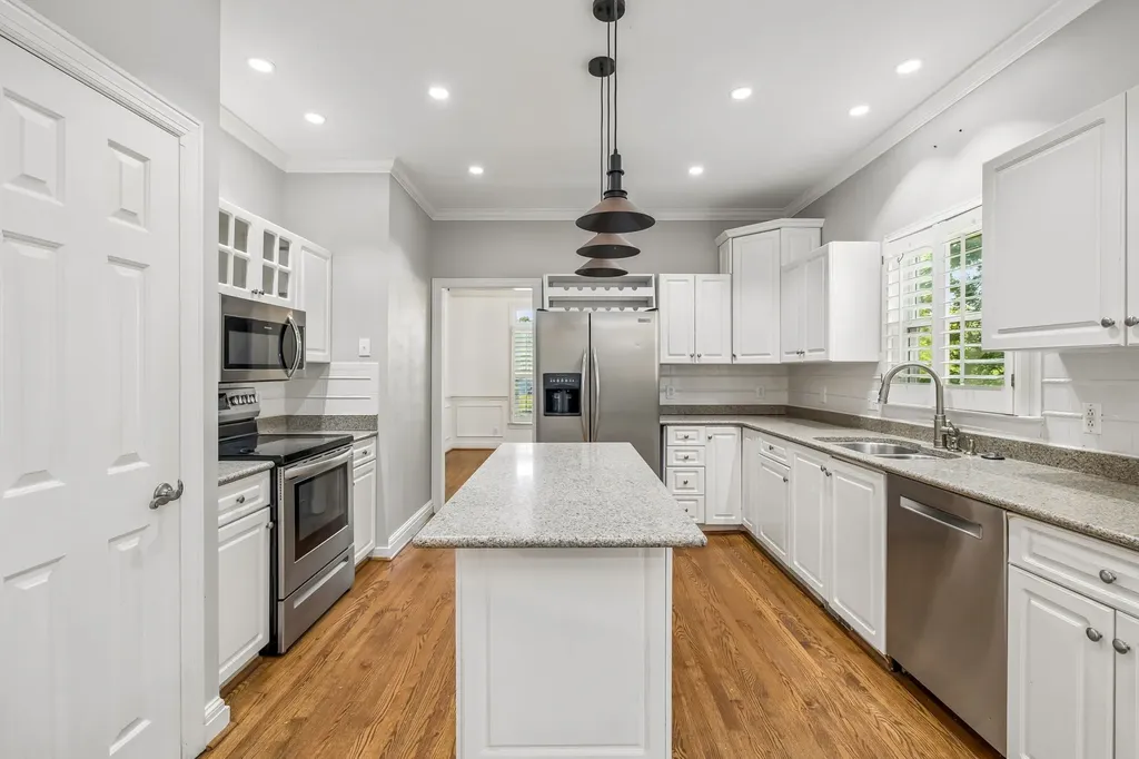 230 Harding Place Nashville TN 37205