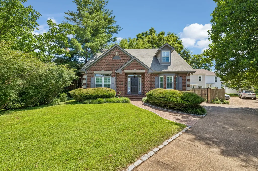 230 Harding Place Nashville TN 37205