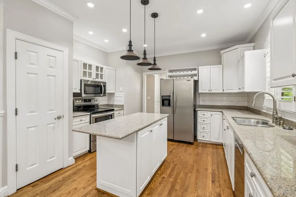 230 Harding Place Nashville TN 37205