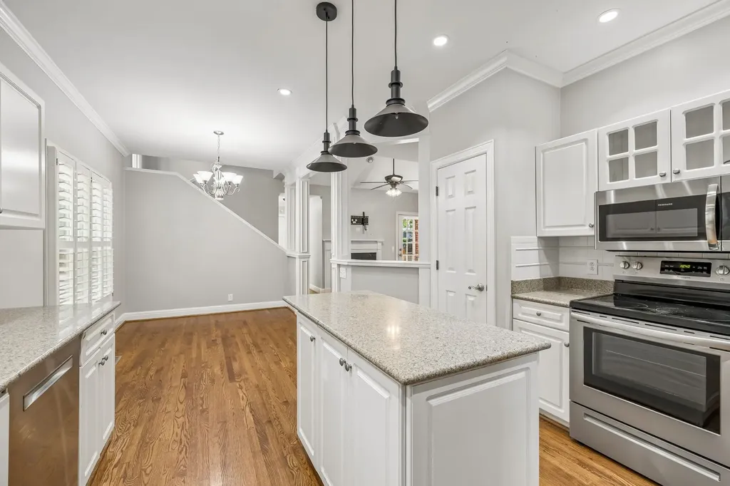 230 Harding Place Nashville TN 37205