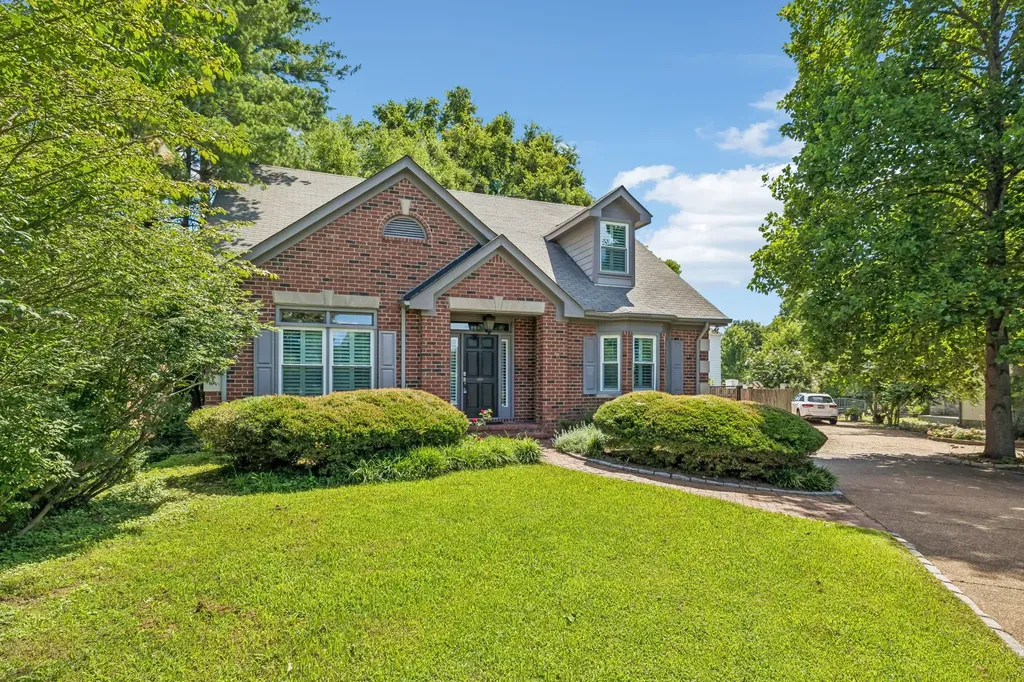 230 Harding Place Nashville TN 37205