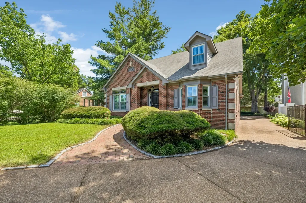 230 Harding Place Nashville TN 37205