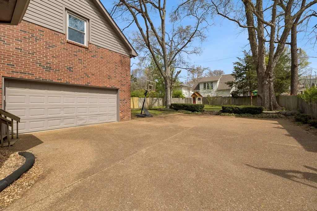 230 Harding Place Nashville TN 37205