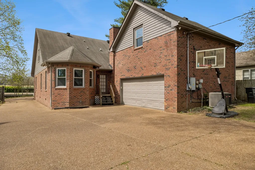 230 Harding Place Nashville TN 37205