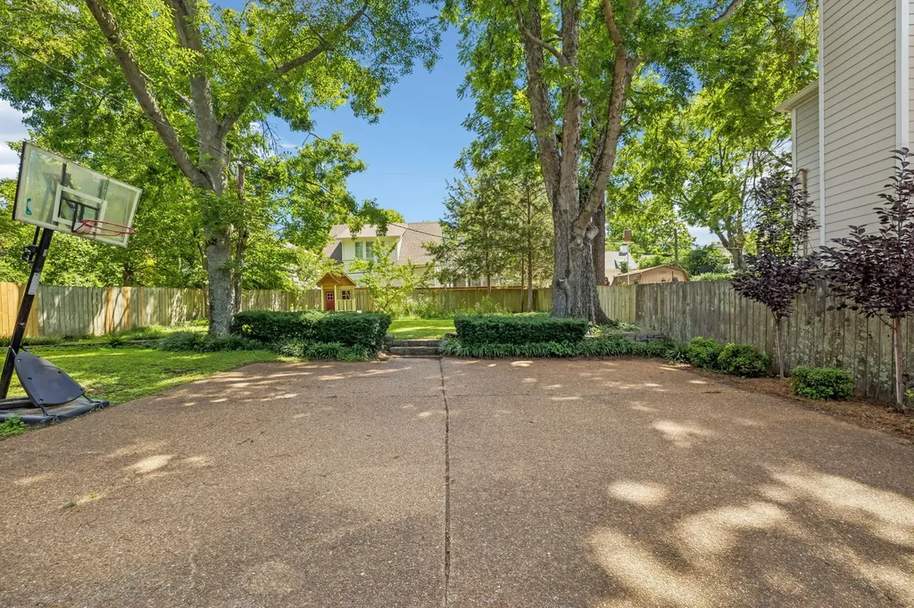 230 Harding Place Nashville TN 37205