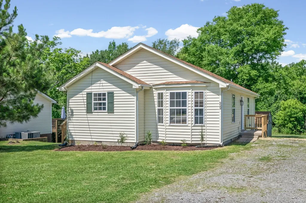 922 Martin Street Clarksville TN 37040