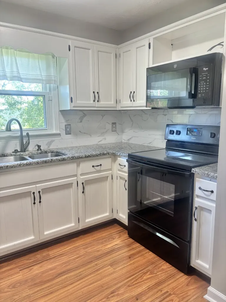 185 Honeysuckle Drive Hendersonville TN 37075