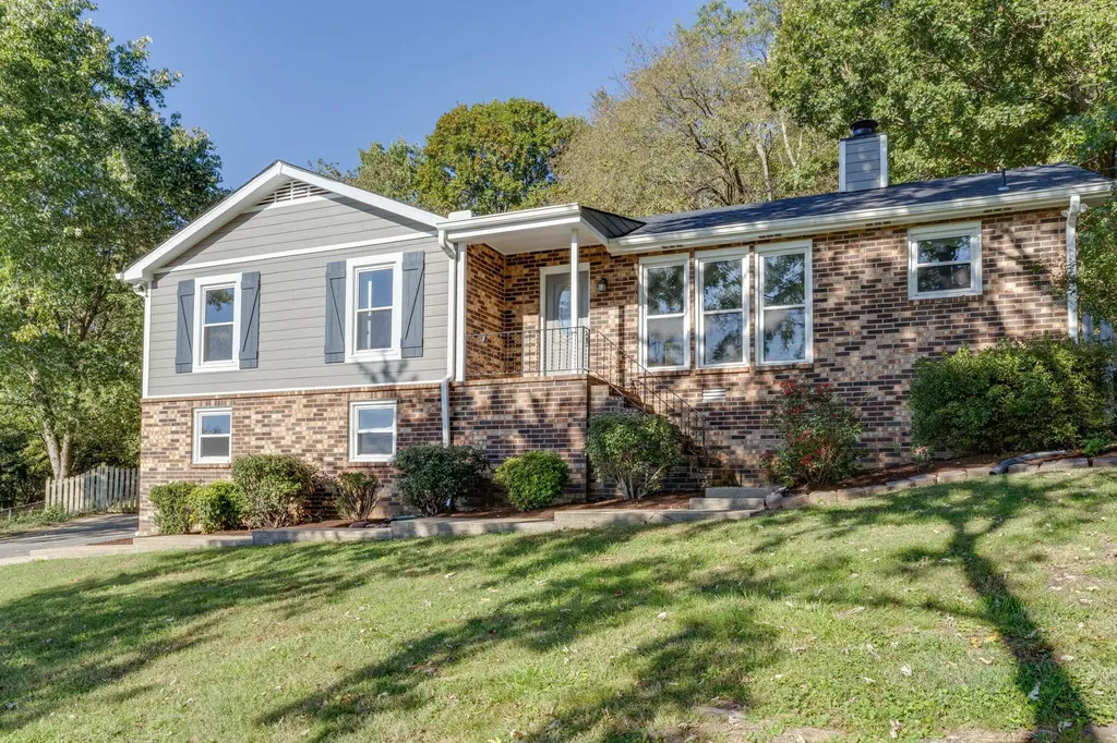 185 Honeysuckle Drive Hendersonville TN 37075