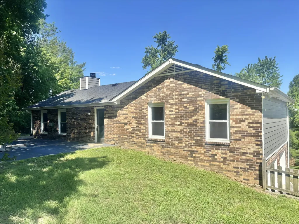 185 Honeysuckle Drive Hendersonville TN 37075
