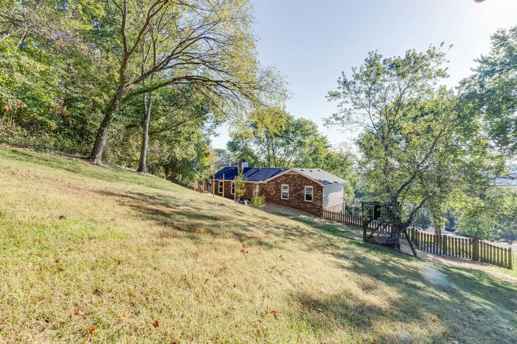 185 Honeysuckle Drive Hendersonville TN 37075