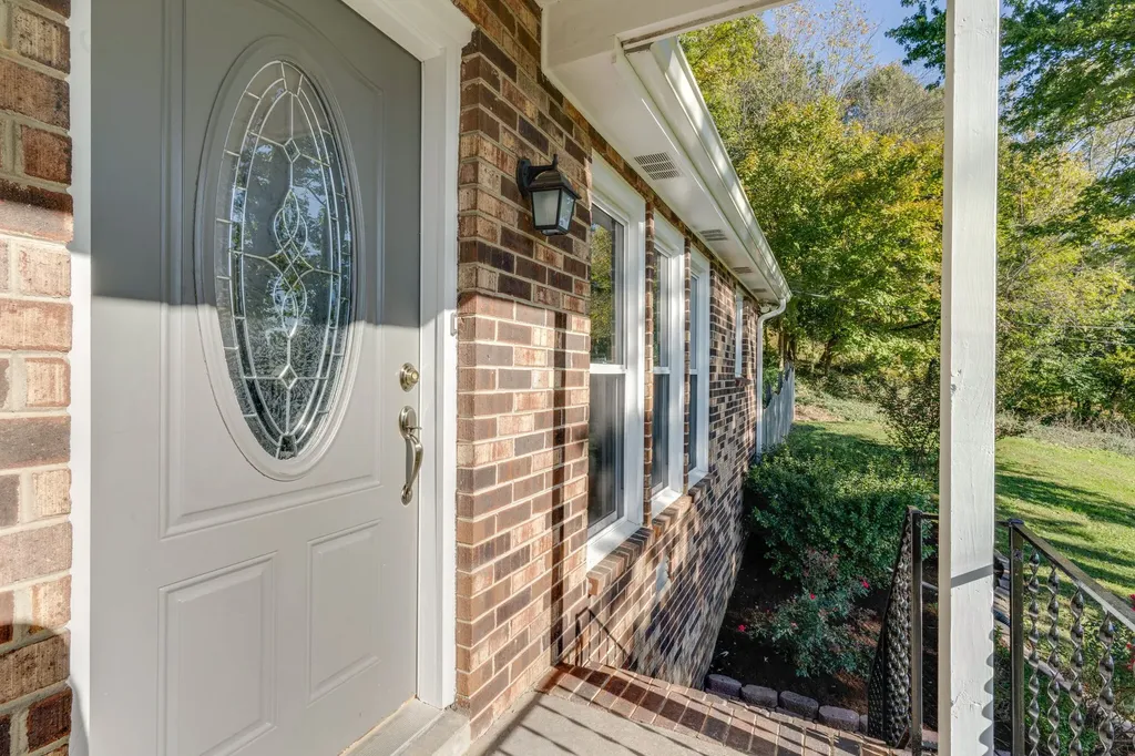185 Honeysuckle Drive Hendersonville TN 37075