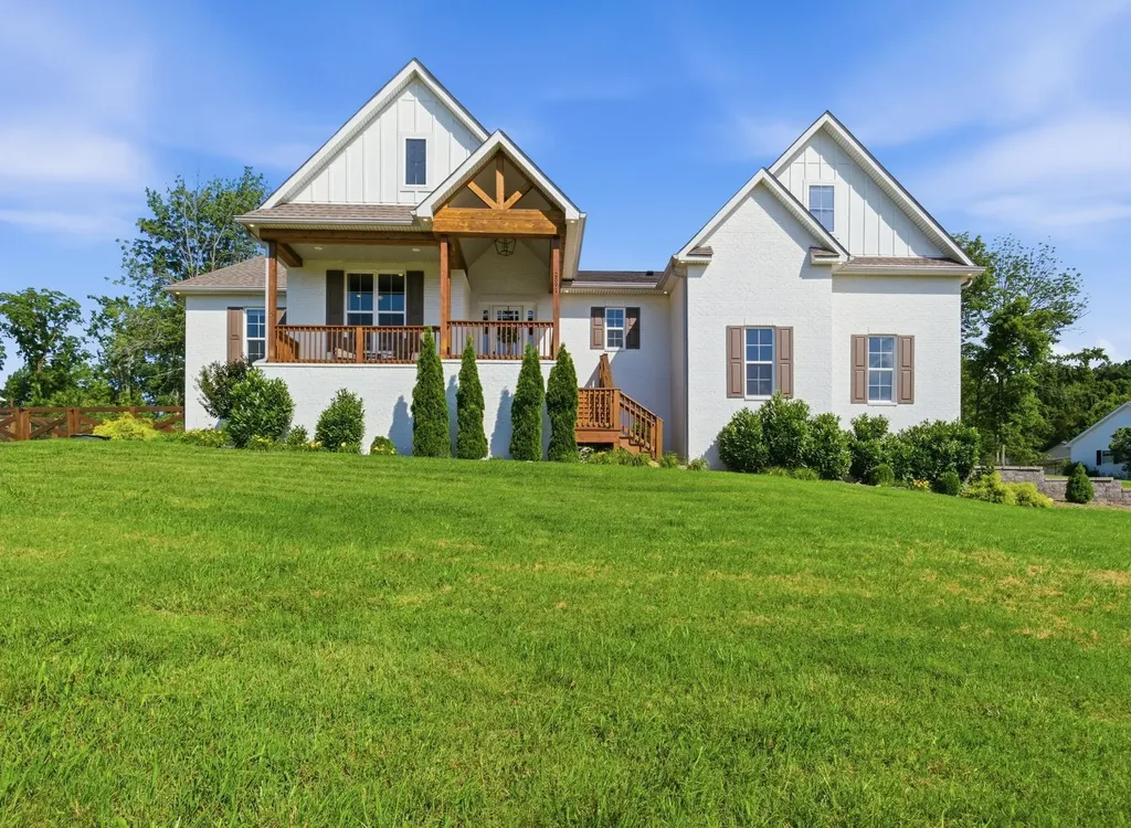2591 Long Hollow Pike Hendersonville TN 37075