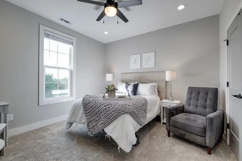 2591 Long Hollow Pike Hendersonville TN 37075