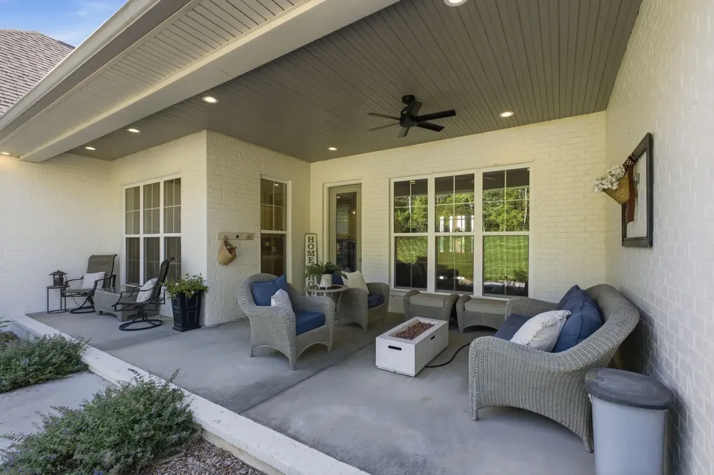 2591 Long Hollow Pike Hendersonville TN 37075