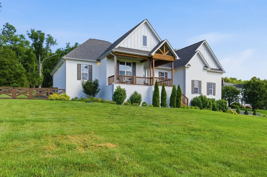 2591 Long Hollow Pike Hendersonville TN 37075