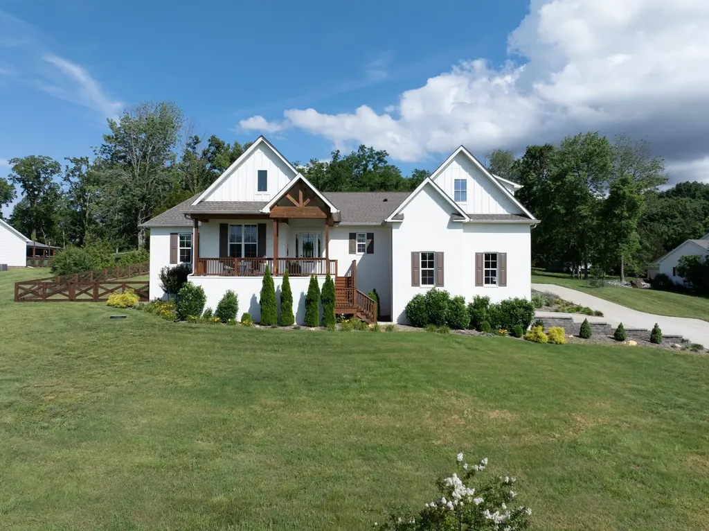2591 Long Hollow Pike Hendersonville TN 37075