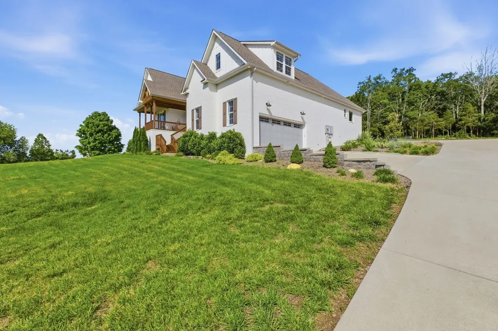 2591 Long Hollow Pike Hendersonville TN 37075