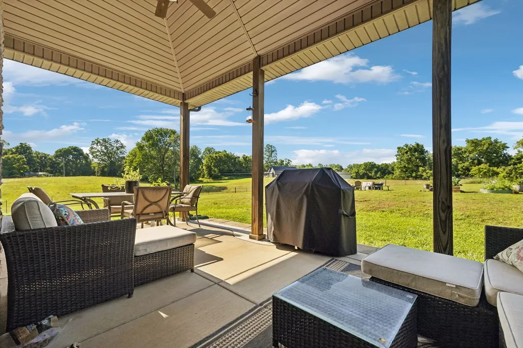 1157 Jim Read Road Ashland City TN 37015