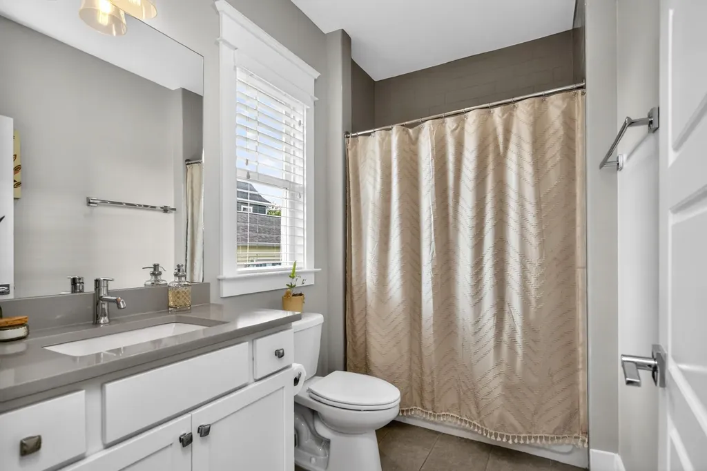 1009 49th Ave, N Nashville TN 37209