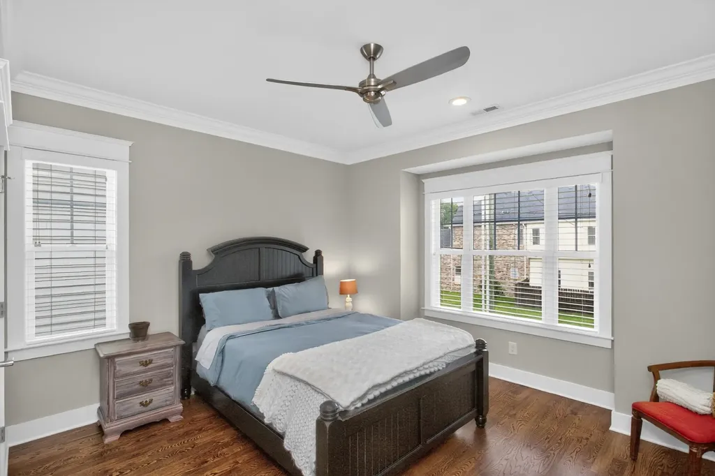 1009 49th Ave, N Nashville TN 37209