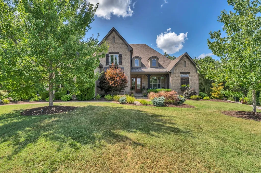 1818 Eaves Court Nolensville TN 37135