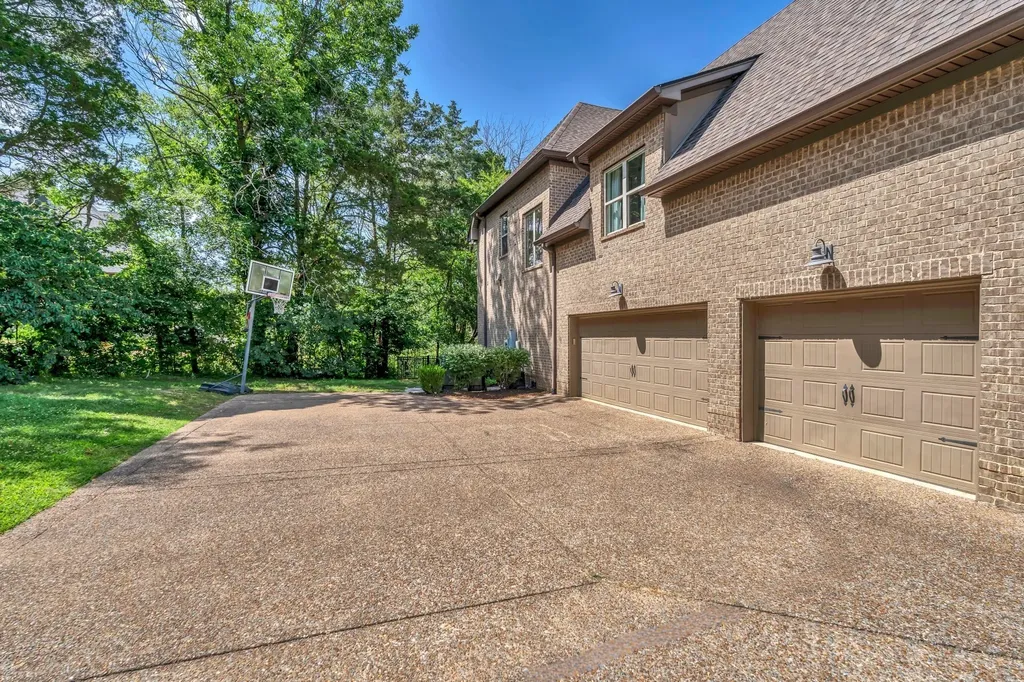 1818 Eaves Court Nolensville TN 37135