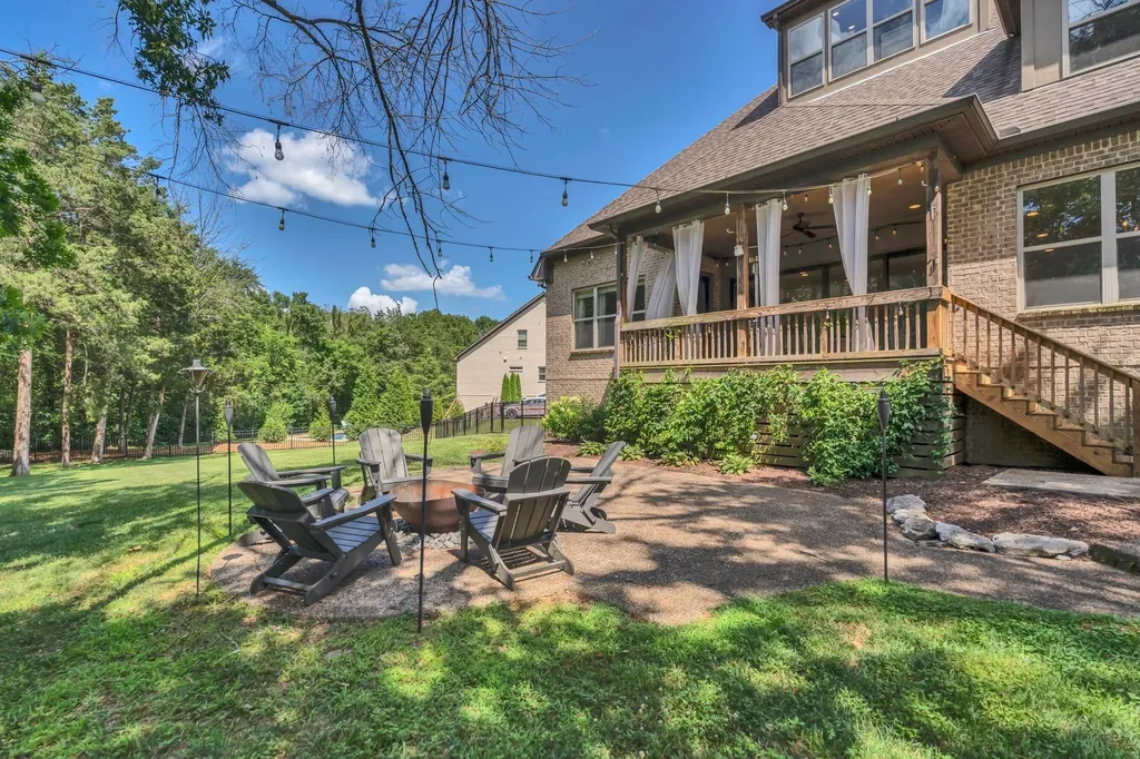 1818 Eaves Court Nolensville TN 37135