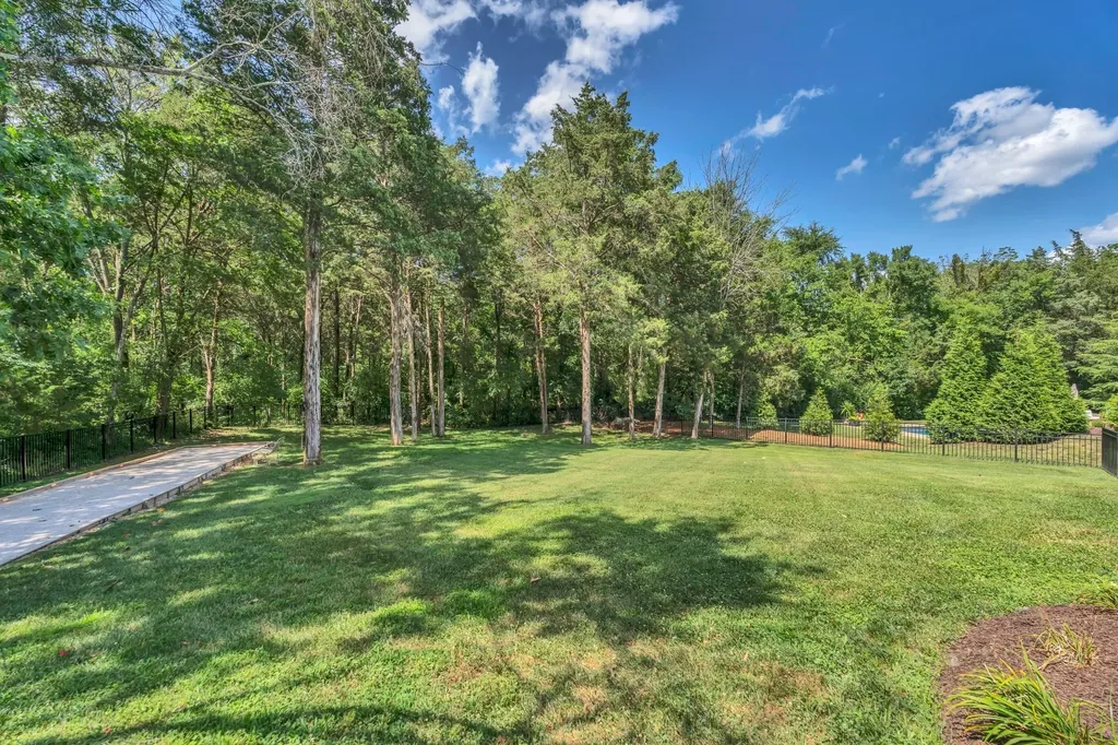 1818 Eaves Court Nolensville TN 37135