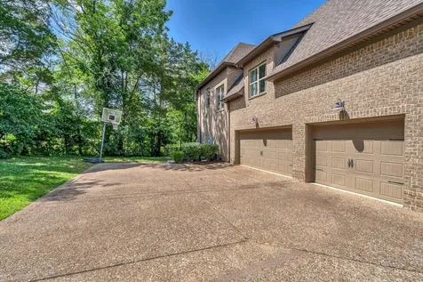1818 Eaves Court Nolensville TN 37135