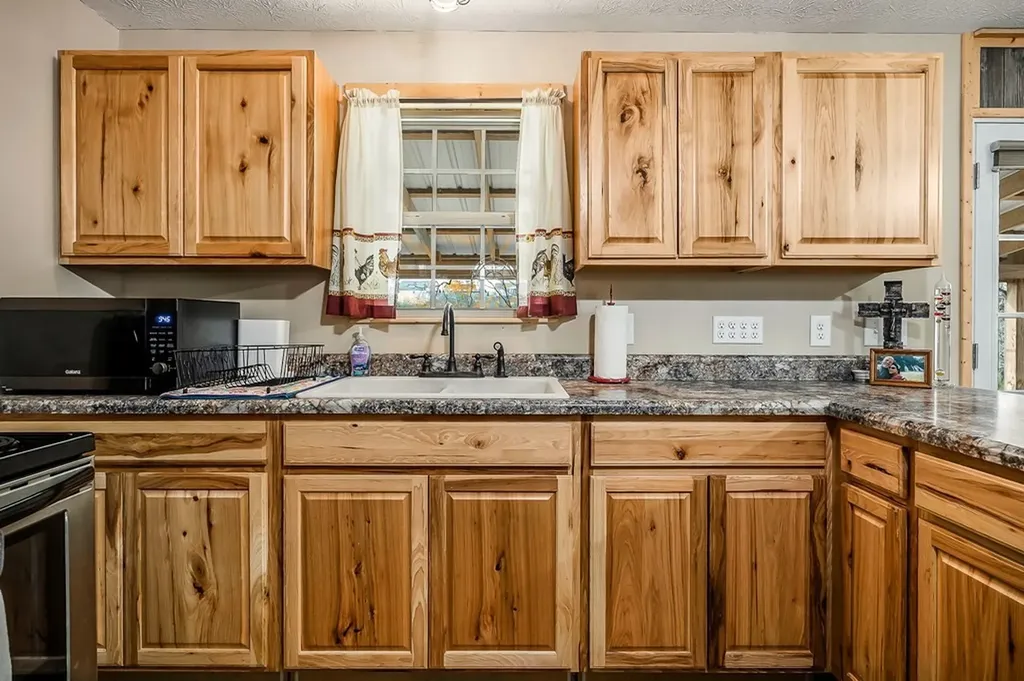 301 Everett St, W Sparta TN 38583