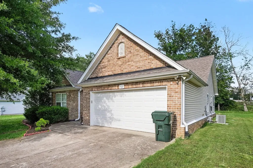502 Poplar Bend Dickson TN 37055