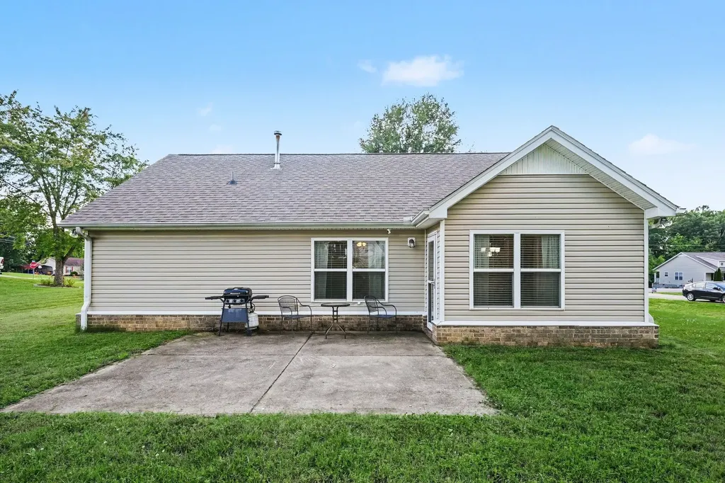 502 Poplar Bend Dickson TN 37055